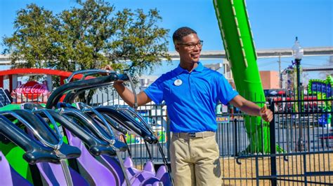 Six Flags Great Escape Resort hiring for 1,500 openings